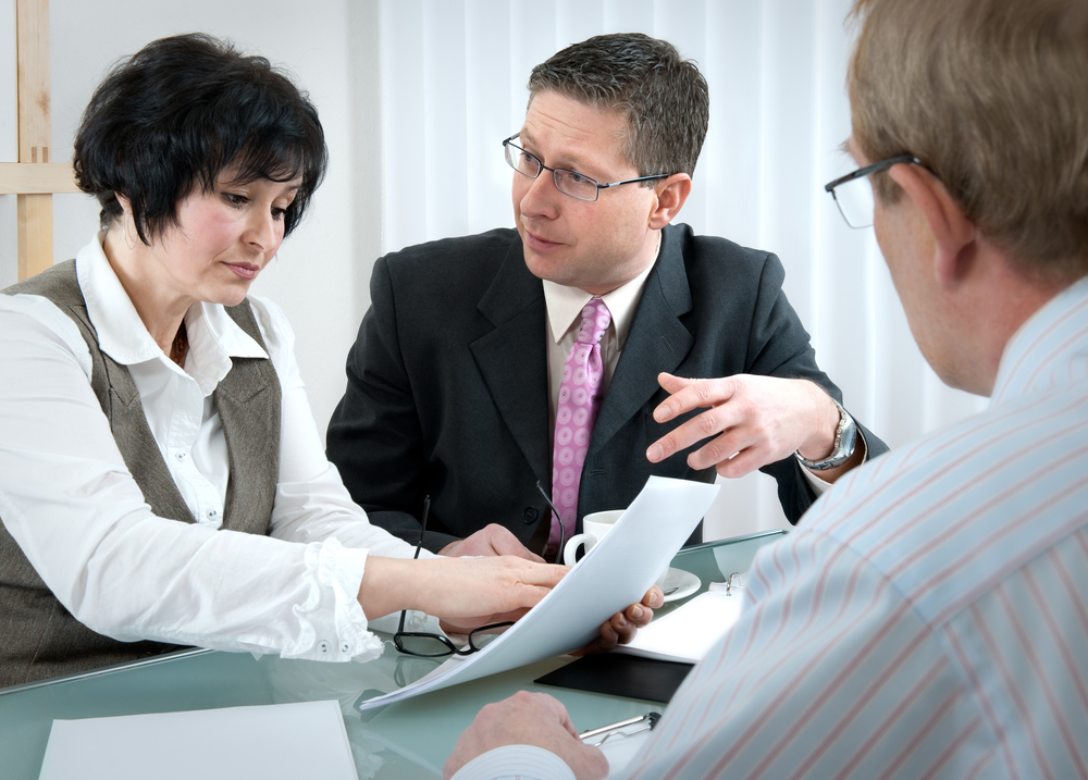 Woman and lawyer in the divorce mediation process