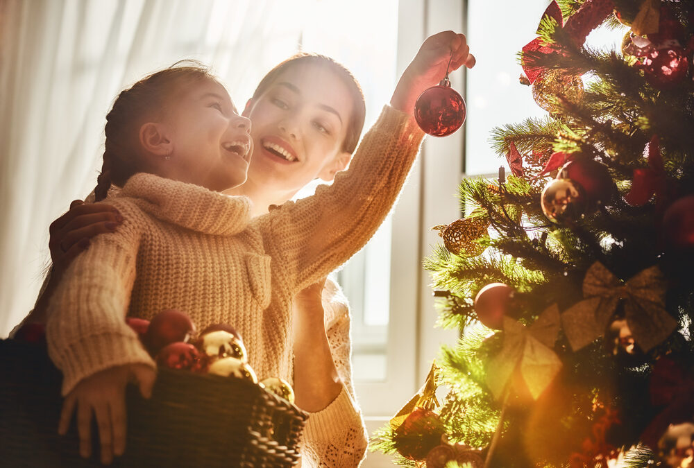 Considering a Divorce? What Not to Do In Front of Your Kids During the Holidays