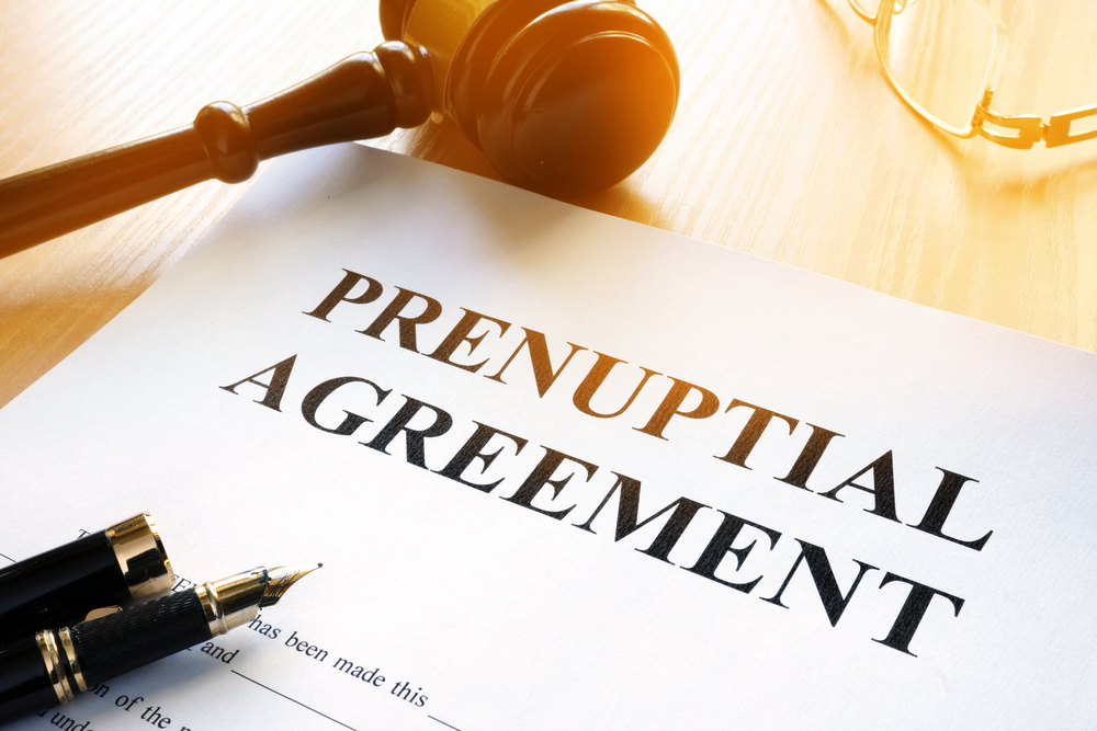 When Is the Best Time to Give Your Fiancé a Prenuptial Agreement?